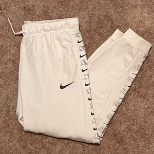 Women’s Nike sweatpants joggers size large